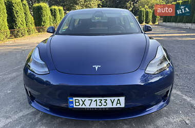 Седан Tesla Model 3 2021 в 