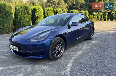 Седан Tesla Model 3 2021 в 