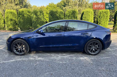 Седан Tesla Model 3 2021 в 