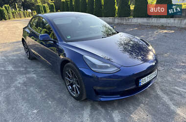 Седан Tesla Model 3 2021 в 