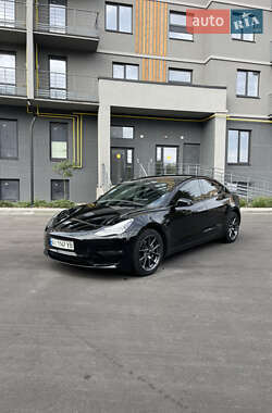 Седан Tesla Model 3 2021 в 