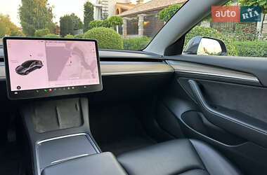 Седан Tesla Model 3 2022 в 