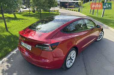 Седан Tesla Model 3 2022 в 