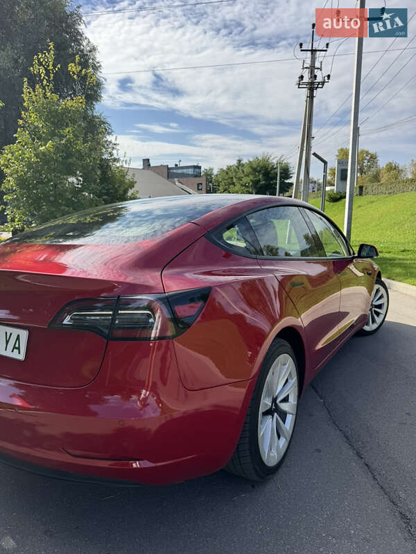 Седан Tesla Model 3 2022 в Києві