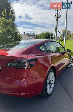 Седан Tesla Model 3 2022 в 