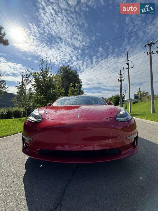 Седан Tesla Model 3 2022 в Києві