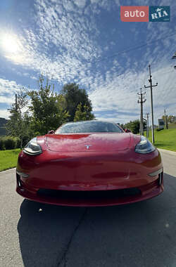 Седан Tesla Model 3 2022 в 