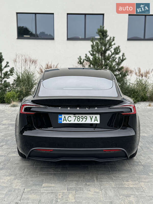 Седан Tesla Model 3 2024 в Луцьку