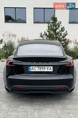 Седан Tesla Model 3 2024 в 