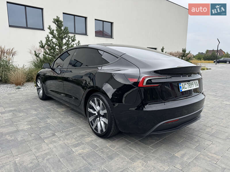 Седан Tesla Model 3 2024 в Луцьку