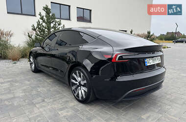 Седан Tesla Model 3 2024 в 