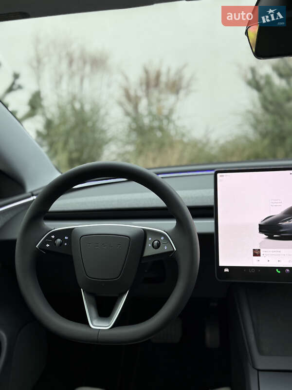 Седан Tesla Model 3 2024 в Луцьку