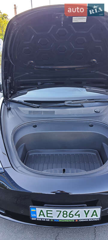 Седан Tesla Model 3 2021 в Днепре