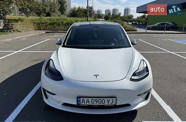 Седан Tesla Model 3 2021 в 