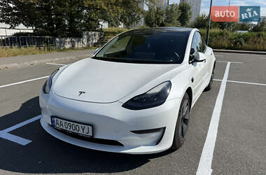 Седан Tesla Model 3 2021 в 