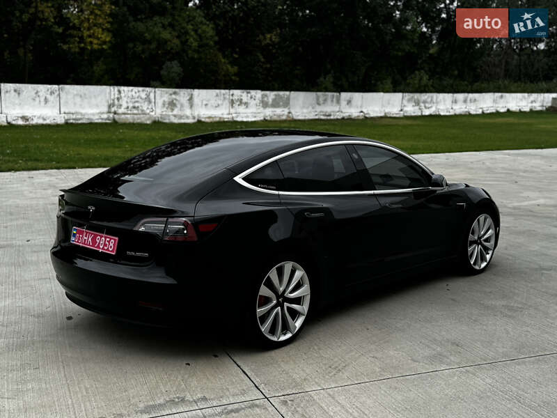 Седан Tesla Model 3 2019 в Луцке