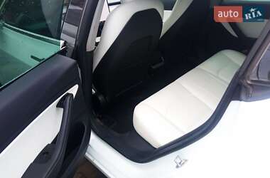 Седан Tesla Model 3 2019 в 