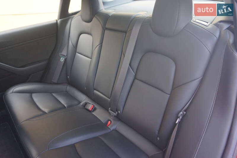 Седан Tesla Model 3 2018 в Самборі фото 42 Седан Tesla Model 3 2018 в Самборі