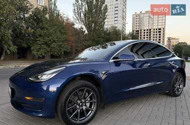 Седан Tesla Model 3 2019 в 