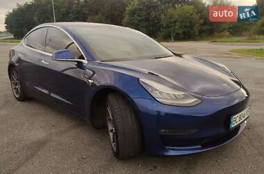 Седан Tesla Model 3 2019 в 