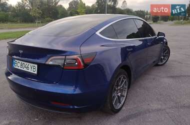 Седан Tesla Model 3 2019 в 