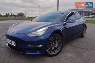 Седан Tesla Model 3 2019 в Львові