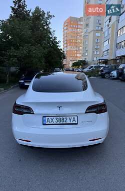 Седан Tesla Model 3 2020 в 