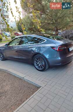 Седан Tesla Model 3 2019 в 