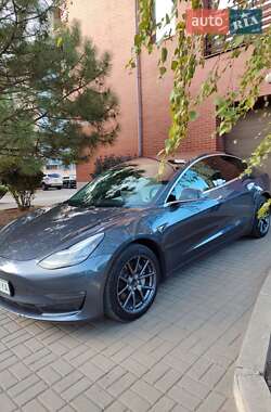 Седан Tesla Model 3 2019 в 