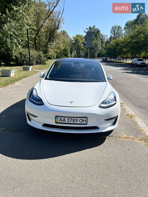 Tesla Model 3 2018