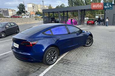 Седан Tesla Model 3 2021 в 