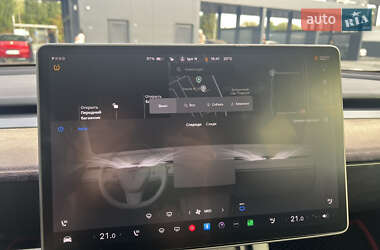 Седан Tesla Model 3 2021 в 