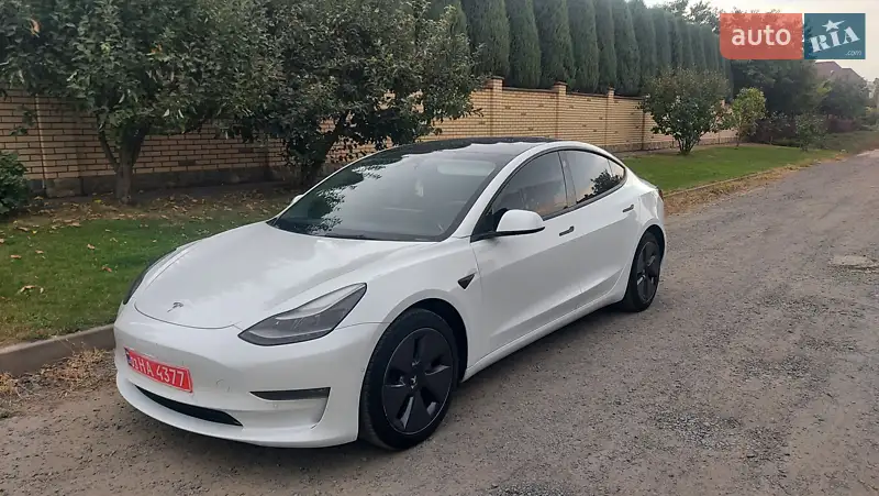Tesla Model 3 2022