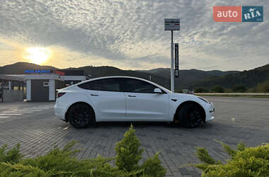 Седан Tesla Model 3 2023 в 