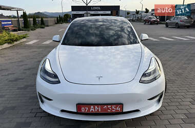 Седан Tesla Model 3 2023 в 