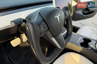 Седан Tesla Model 3 2023 в 