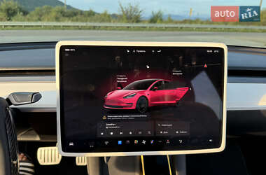 Седан Tesla Model 3 2023 в 