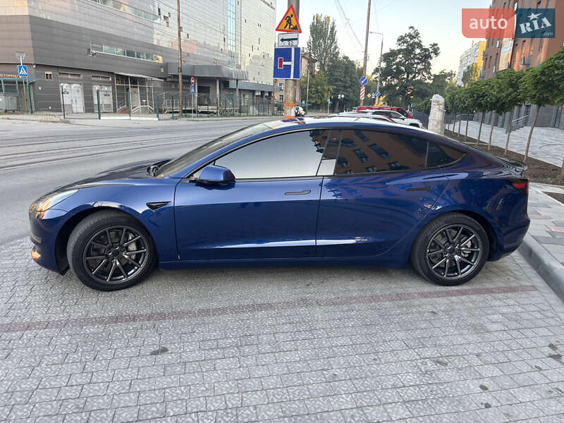 Седан Tesla Model 3 2019 в Запоріжжі