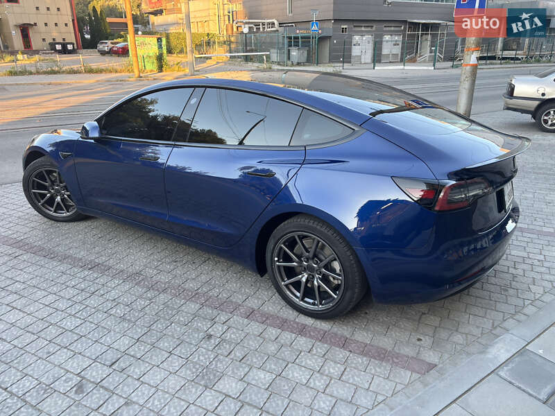 Седан Tesla Model 3 2019 в Запоріжжі