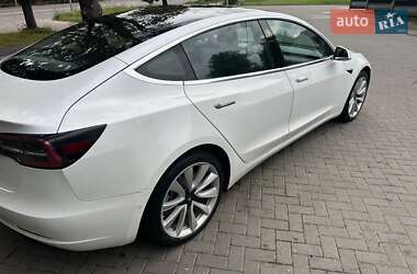 Седан Tesla Model 3 2019 в 