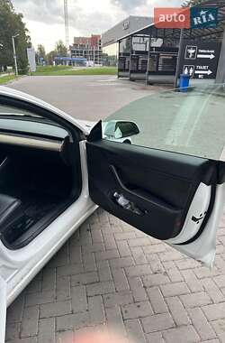 Седан Tesla Model 3 2019 в 