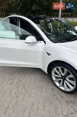 Седан Tesla Model 3 2019 в 