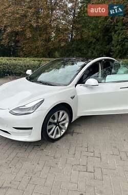 Седан Tesla Model 3 2019 в 