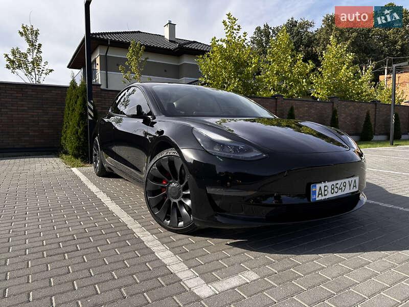 Седан Tesla Model 3 2021 в 