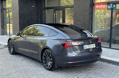 Седан Tesla Model 3 2021 в 