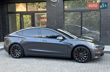 Седан Tesla Model 3 2021 в 
