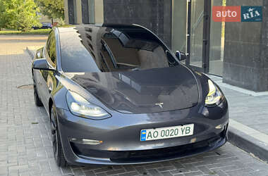 Седан Tesla Model 3 2021 в 