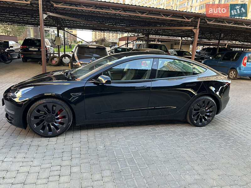 Седан Tesla Model 3 2023 в Одесі
