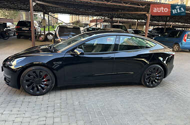 Седан Tesla Model 3 2023 в 