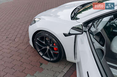 Седан Tesla Model 3 2023 в 